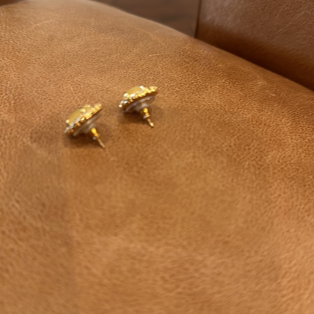 Kate Spade studs! - Picture 5 of 6